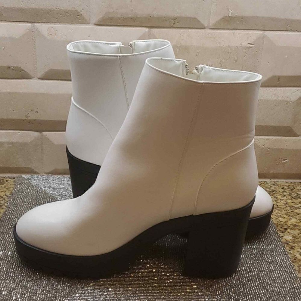 FRENCH CONNECTION Leather Block Heel Booties - Picture 4 of 8